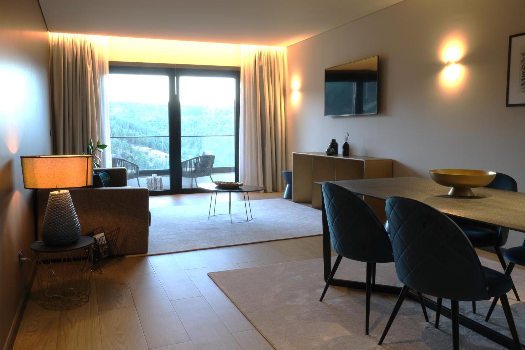 Mw Douro Wine & Spa Santa Marta de Penaguião Eksteriør bilde A suite at the hotel